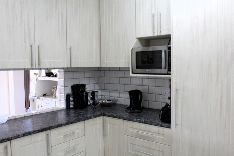 7 Bedroom Property for Sale in West Bank Eastern Cape